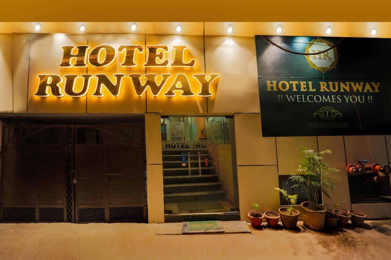 Airport Hotel Runway New Delhi Exterior photo